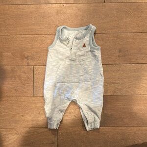Gap Charming Light Blue Baby Romper‎ with Bear Accent 0-3 Months